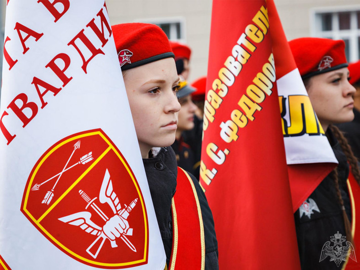 В КУЗБАССЕ СОСТОЯЛСЯ ПЕРВЫЙ ВЫПУСК ПРОФИЛЬНОГО КЛАССА РОСГВАРДИИ