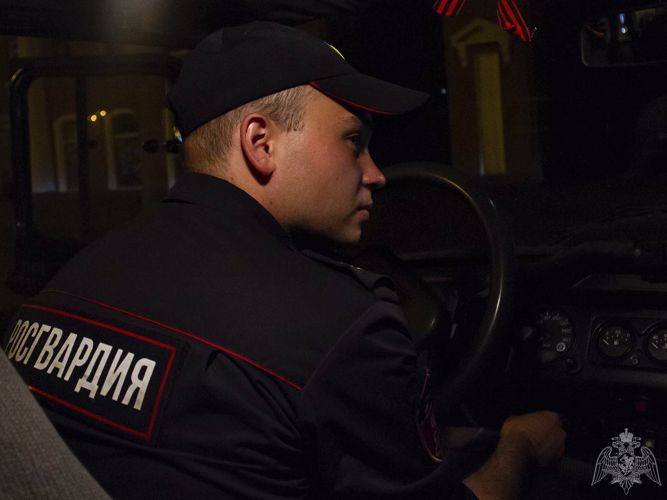 В Кузбассе бойцы Росгвардии задержали двух разыскиваемых граждан 