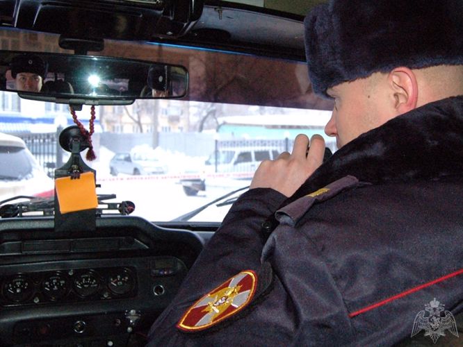 В Междуреченске росгвардейцы вернули горожанину похищенную куртку