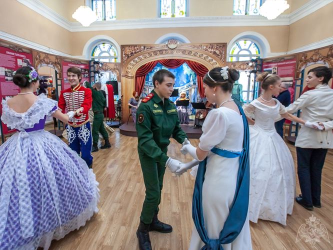 В Кемерове заслуженный работник культуры России отметила общественную деятельность подшефных Росгвардии