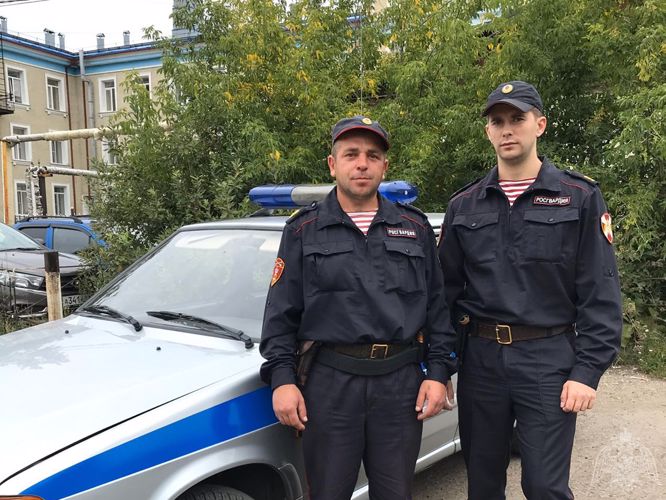 Росгвардейцы помогли жительнице Мариинска вернуть домой пропавшего подростка 