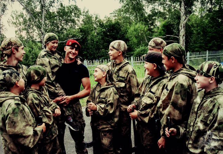 В Кемерове росгвардейцы провели для школьников спортивный праздник