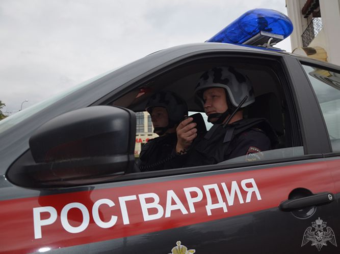 Росгвардейцы защитили горожанку от расправы агрессивного сожителя