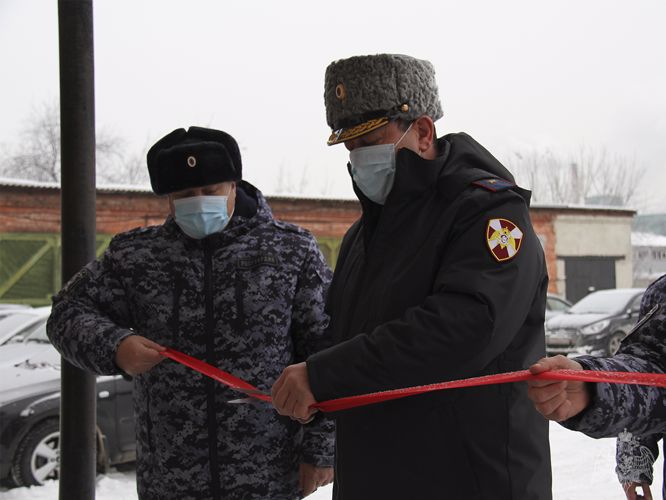 Начальник кузбасского управления Росгвардии проинспектировал обновленный офис приема граждан в Кемерове