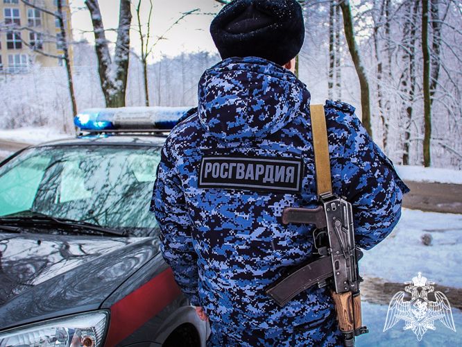 Росгвардейцы помогли вернуть горожанке похищенную банковскую карту с денежными средствами