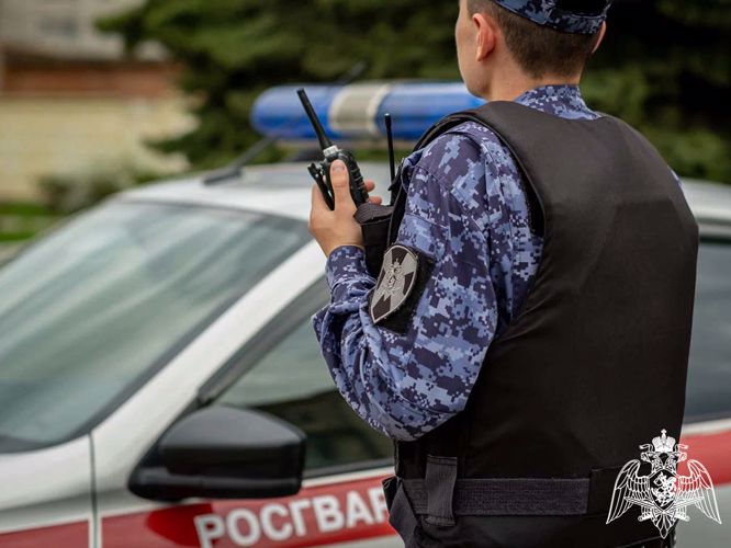 Росгвардейцы задержали злоумышленника, проникшего в частный дом