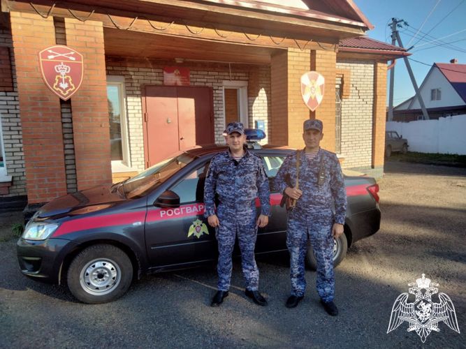 Росгвардейцы задержали мужчину, который проник в чужой дом