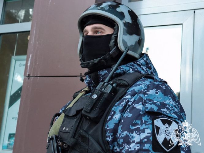 Росгвардейцы защитили новокузнечанку от агрессивного гостя с ножом