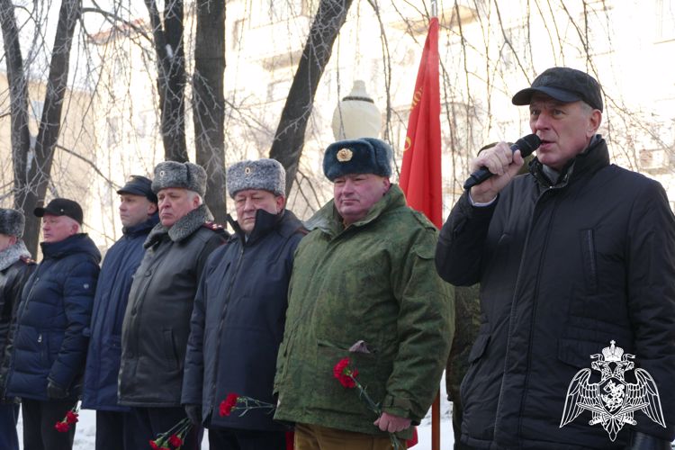 Представители Росгвардии почтили память воинов-интернационалистов в Кузбассе