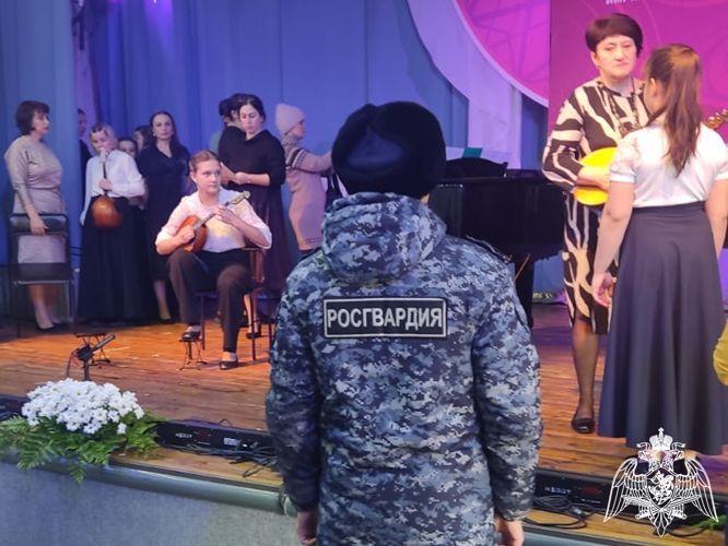 Росгвардейцы обеспечивают безопасность юных музыкантов в Кузбассе 