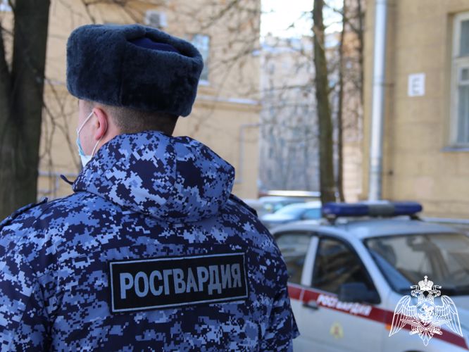 Росгвардейцы задержали дебошира, препятствовавшего работе медперсонала