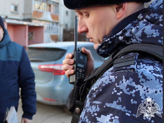 Росгвардейцы защитили сторожа от кузбассовца с топором