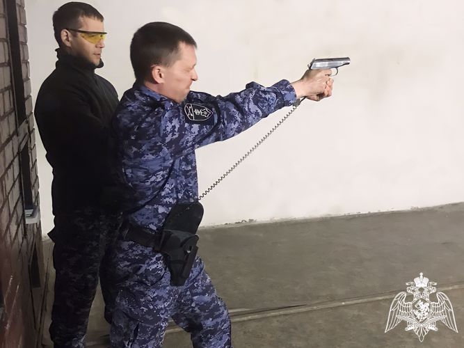В Кузбассе определили лучших стрелков среди сотрудников вневедомственной охраны Росгвардии