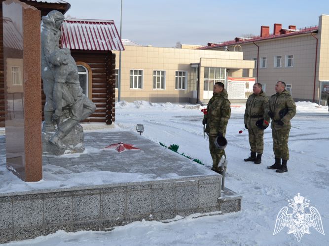 В Кузбассе почтили память погибших кемеровских спецназовцев