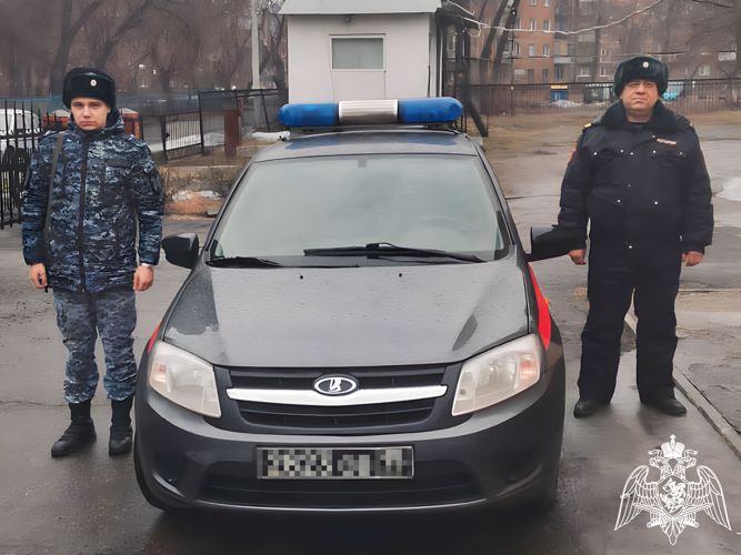 Росгвардейцы помогли эвакуировать людей на пожаре в Новокузнецке