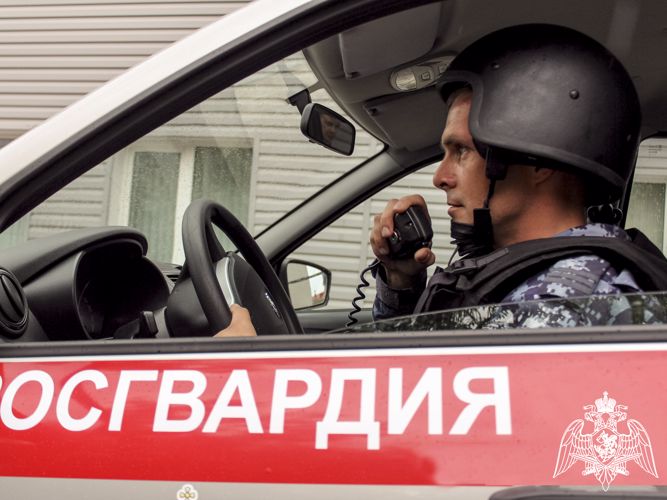 Росгвардейцы задержали разыскиваемых злоумышленников, которые отобрали телефон у горожанки