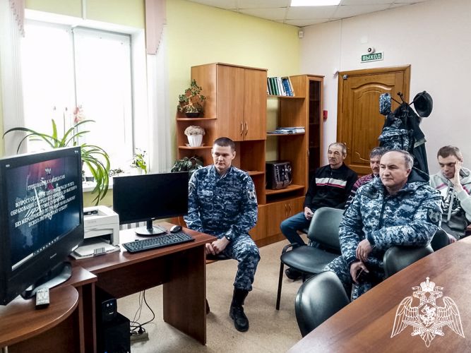 Росгвардейцы рассказали кузбассовцам о преимуществах службы в войсках правопорядка