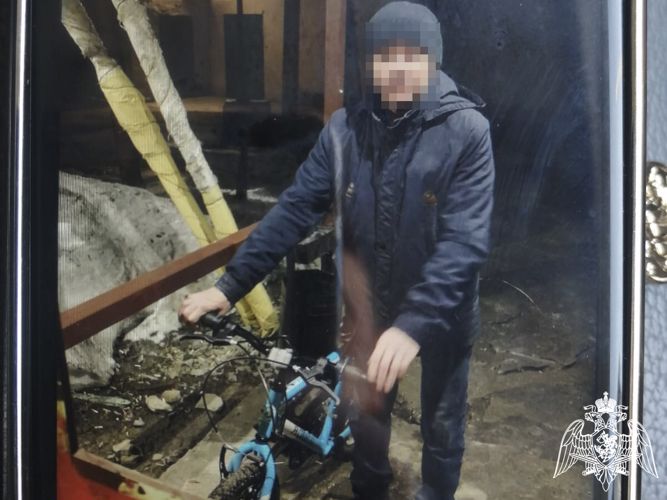 Росгвардейцы задержали злоумышленника, похитившего велосипед из подъезда (ФОТО)