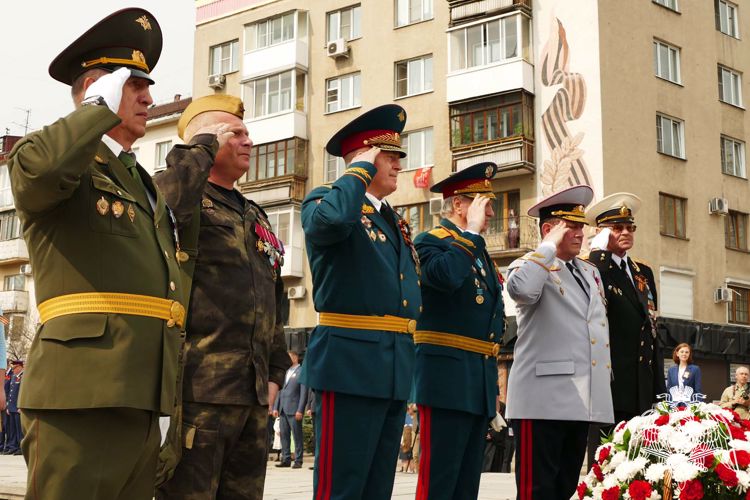 Кузбасские росгвардейцы почтили память павших за Родину