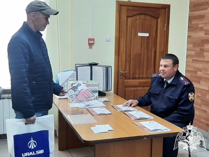 Росгвардия представила перспективные вакансии на ярмарках труда в Кузбассе 