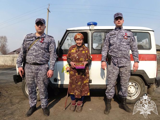 В Кузбассе росгвардейцы поздравляют ветеранов Великой Отечественной войны (ВИДЕО)