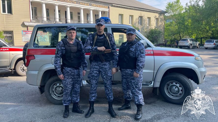 Росгвардейцы по горячим следам раскрыли уличный грабеж 