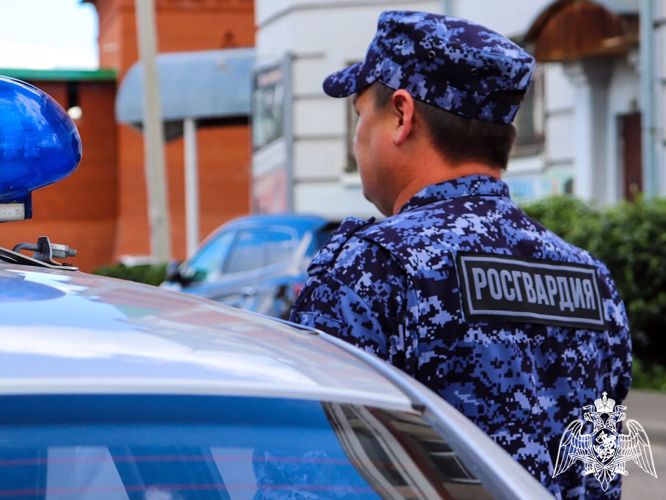 Росгвардейцы задержали дебошира, причинившего ущерб съемной квартиры на сумму около 200 000 рублей (ФОТО)