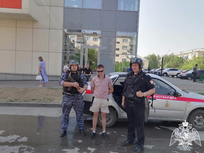 Росгвардейцы с поличным задержали разыскиваемого рецидивиста за кражу ноутбука