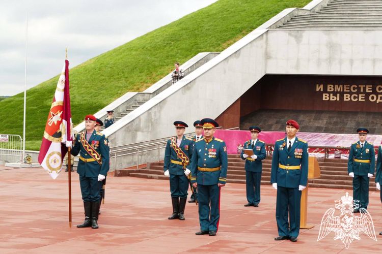 Отряду специального назначения Росгвардии «Кузбасс» вручено Боевое знамя