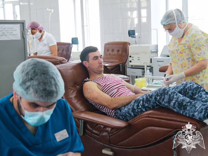 Кузбасские росгвардейцы оказали помощь станциям переливания крови (ВИДЕО)