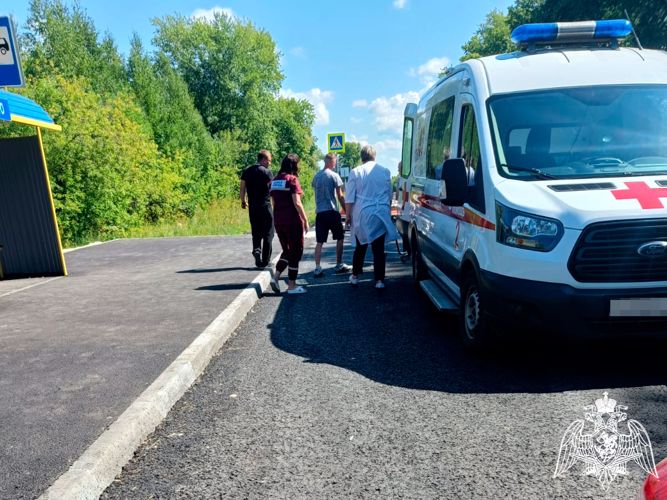 Росгвардеец оказал помощь мужчине, которому стало плохо на улице (ФОТО)