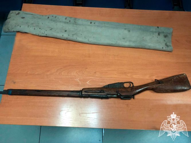 Росгвардейцы поблагодарили кузбассовца за добровольную выдачу огнестрельного образца (ФОТО)