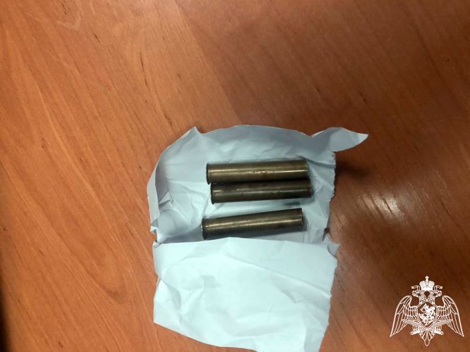 Росгвардейцы поблагодарили кузбассовца за добровольную выдачу огнестрельного образца (ФОТО)