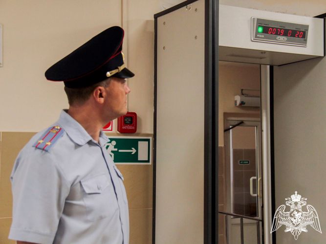 Росгвардия подвела итоги проверок безопасности школ в Кузбассе