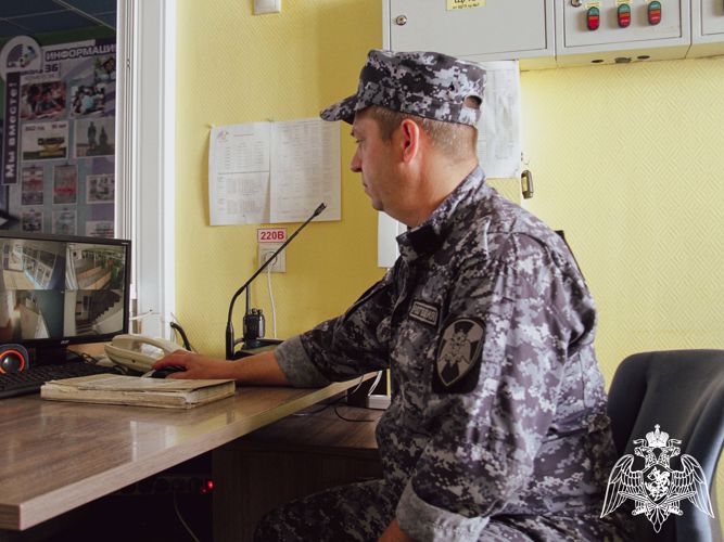Росгвардия принимает участие в проверках безопасности образовательных учреждений Кузбасса (ВИДЕО)