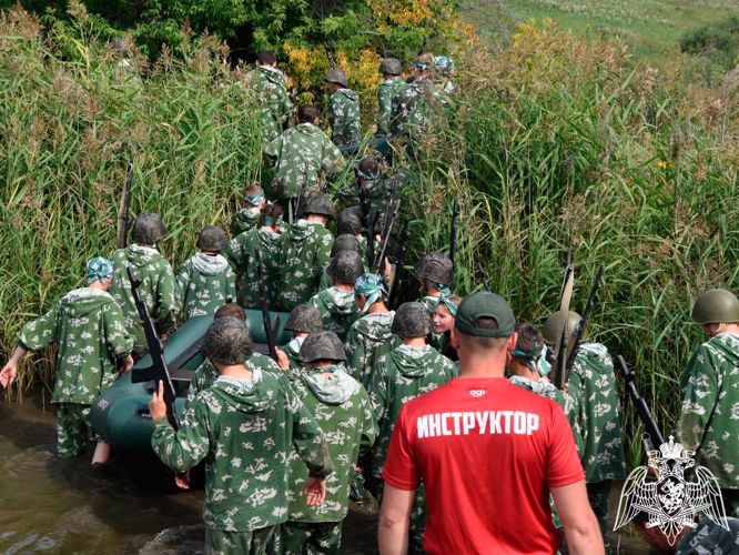 Юные кузбассовцы прошли марш-бросок вместе с росгвардейцами (ВИДЕО)