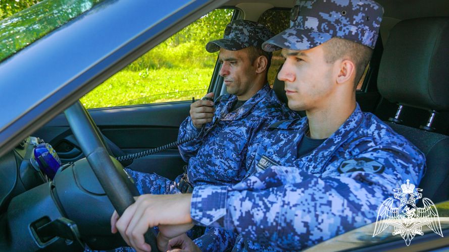 Росгвардейцы защитили новокузнечанина от настойчивой поклонницы с ножом
