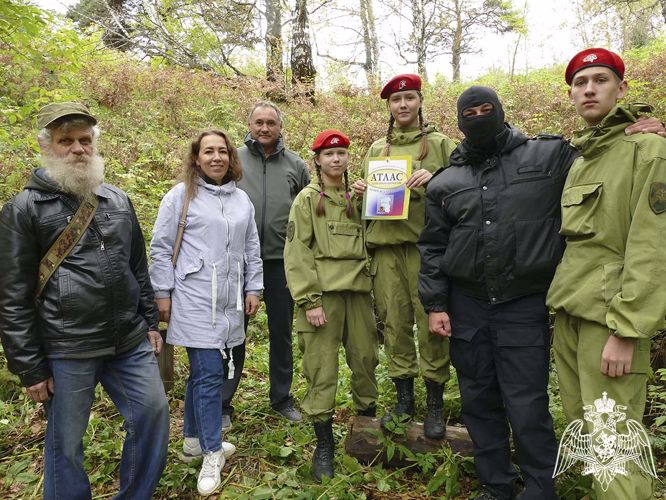 Известный велопутешественник встретился с росгвардейцами и поддержал инициативу по обустройству родника памяти