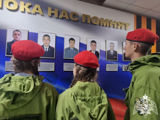 Известный велопутешественник встретился с росгвардейцами и поддержал инициативу по обустройству родника памяти