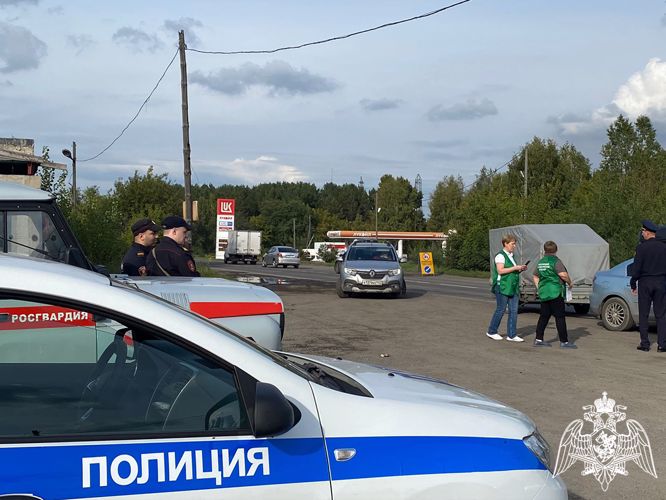Сотрудники Росгвардии и Госавтоинспекции провели совместный профилактический рейд в Новокузнецке