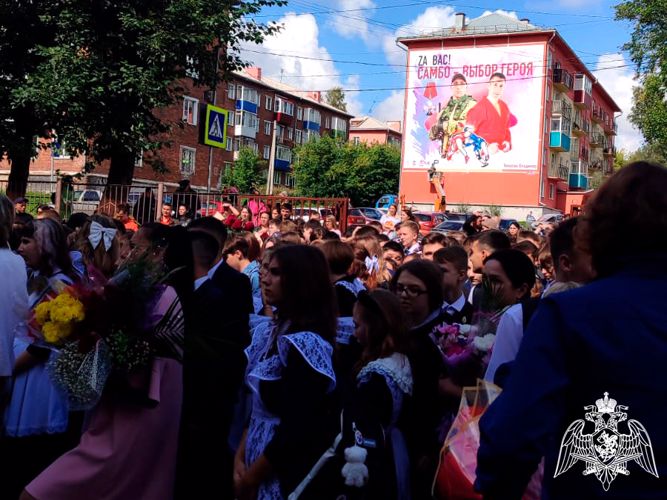 В Кузбассе увековечили память героя-росгвардейца 