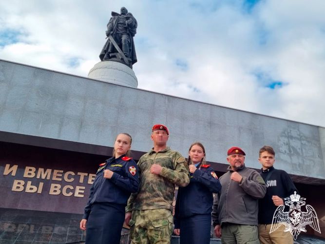 Ветеран Росгвардии из Владивостока провел встречу с кемеровскими юнгвардейцами 