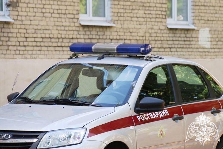 Росгвардейцы задержали топкинца, который сбыл смартфон приятеля для продолжения застолья.