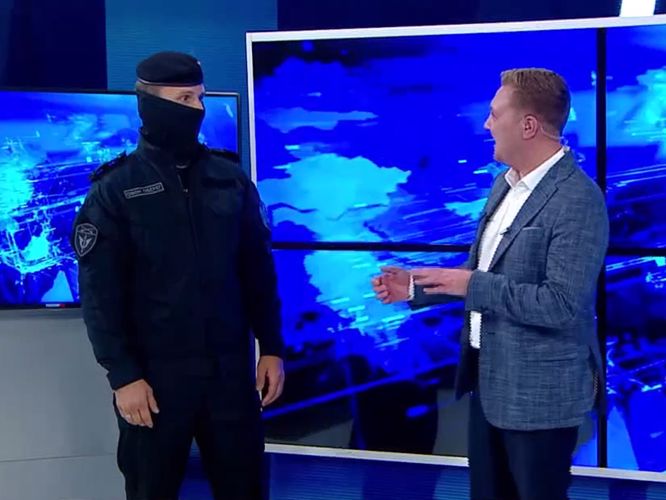 По случаю дня профессионального праздника сотрудник ОМОН стал гостем эфира телеканала ГТРК Кузбасс