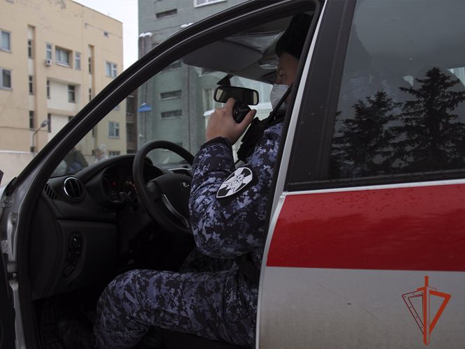 Росгвардейцы задержали злоумышленника, который повредил имущество кемеровчанки (ФОТО)
