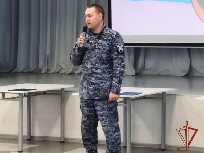 Росгвардейцы приняли присягу у юргинских школьников