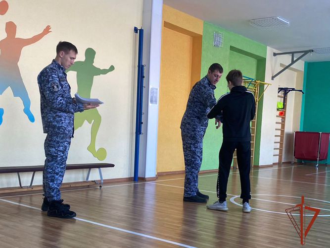 Росгвардейцы провели день с учениками юргинской школы