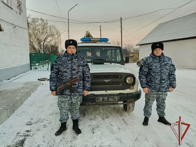 Росгвардейцы спасли пенсионера от отравления выхлопными газами