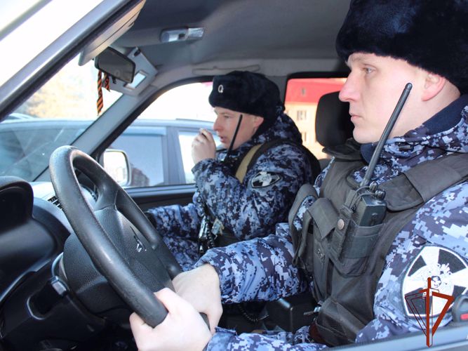 Прокопьевские росгвардейцы задержали колбасного вора (ВИДЕО)