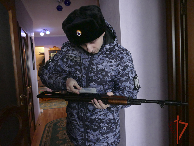 Росгвардейцы напоминают жителям Кузбасса, как безопасно встретить Новый Год